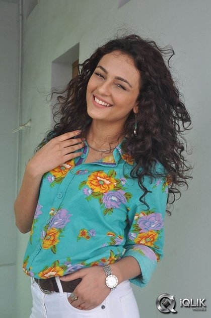 Seerat-Kapoor-at-Run-Raja-Run-Movie-Press-Meet